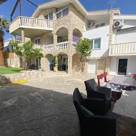 Apartman Kafadar, Okrug Gornji