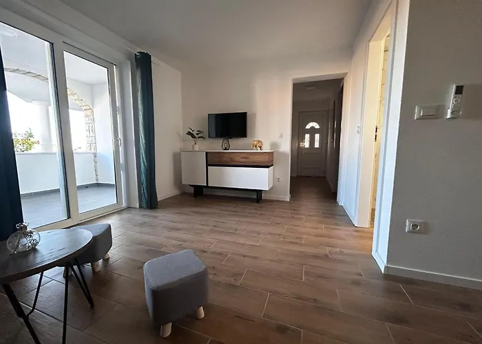 Kafadar, Okrug Gornji